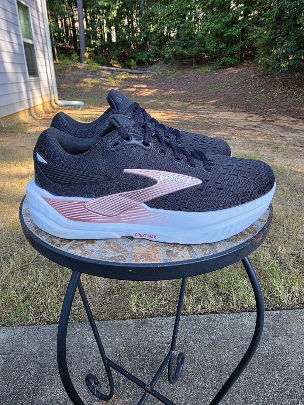 Brooks Ghost Max 3 1204571B043 Black/Rose Running Shoes Women Size 8.5 B Worn 2x